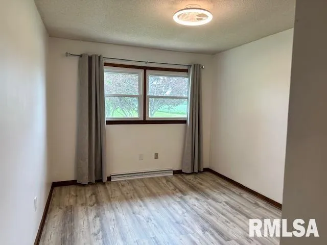 $265,000 | 279 Athensville Road, Roodhouse, IL 62082