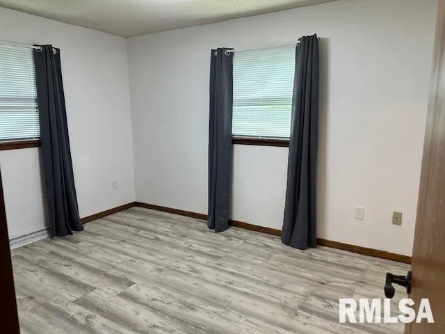 $265,000 | 279 Athensville Road, Roodhouse, IL 62082