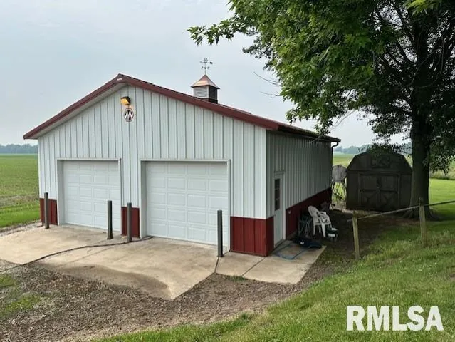 $265,000 | 279 Athensville Road, Roodhouse, IL 62082