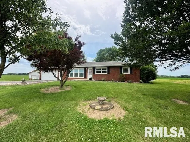 $265,000 | 279 Athensville Road, Roodhouse, IL 62082