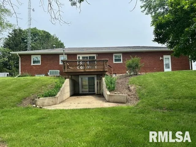 $265,000 | 279 Athensville Road, Roodhouse, IL 62082