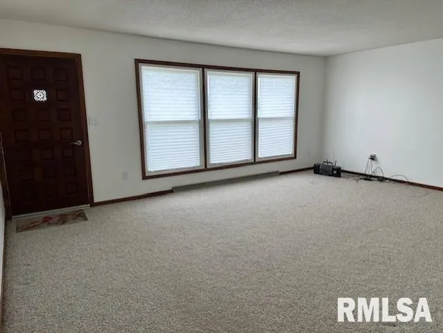 $265,000 | 279 Athensville Road, Roodhouse, IL 62082