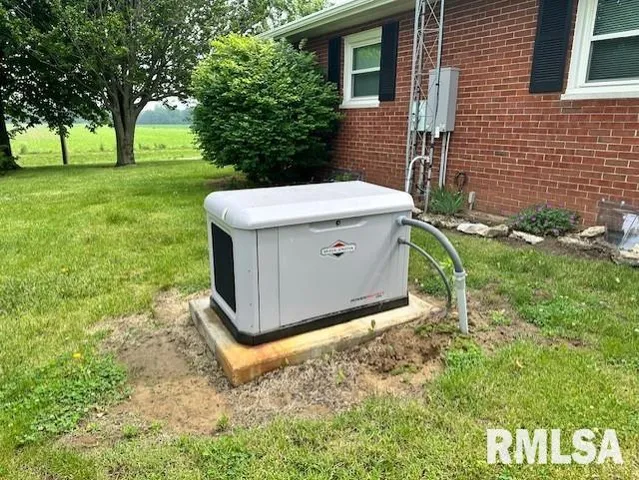 $265,000 | 279 Athensville Road, Roodhouse, IL 62082