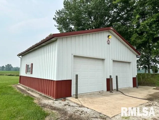 $265,000 | 279 Athensville Road, Roodhouse, IL 62082