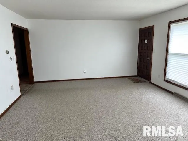 $265,000 | 279 Athensville Road, Roodhouse, IL 62082