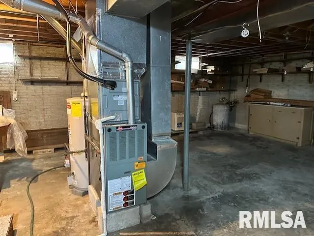 $265,000 | 279 Athensville Road, Roodhouse, IL 62082