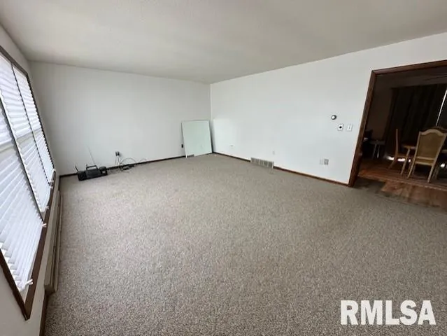 $265,000 | 279 Athensville Road, Roodhouse, IL 62082