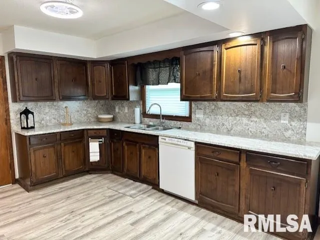 $265,000 | 279 Athensville Road, Roodhouse, IL 62082