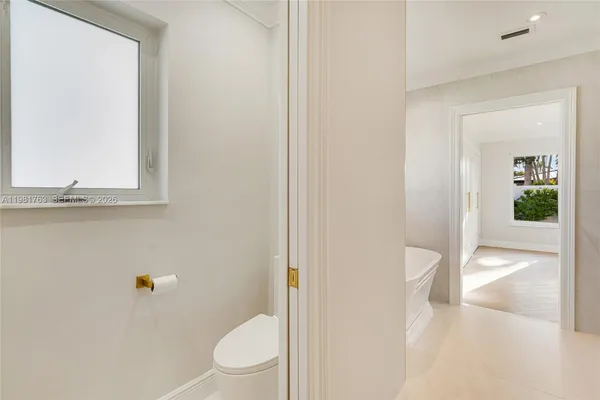 $1,450,000 | 4460 Northeast 25th Avenue, Lighthouse Point, FL 33064