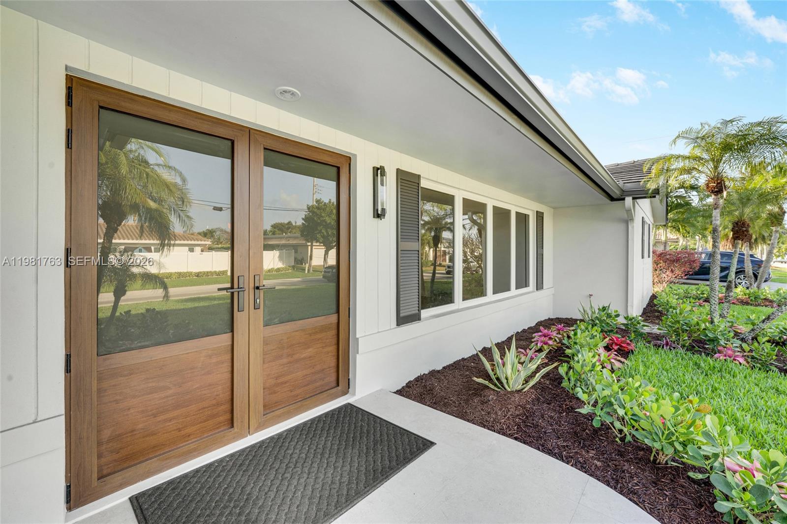 4460 Northeast 25th Avenue Lighthouse Point, FL 33064 - Photo 4 of 41