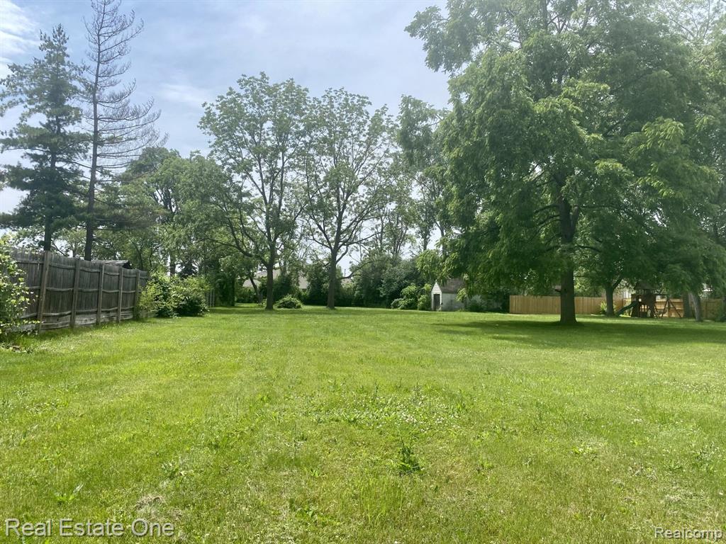 947 Grace Avenue Rochester Hills, MI 48307 - Photo 7 of 47
