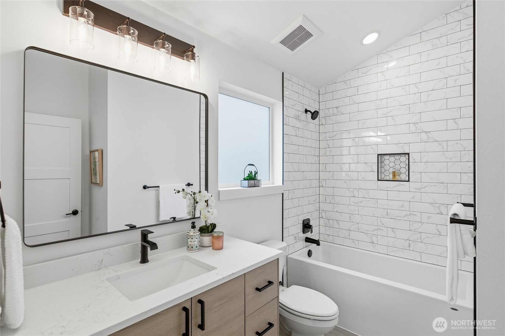 809 South Sullivan Street, Unit B Seattle, WA 98108 - Photo 8 of 20