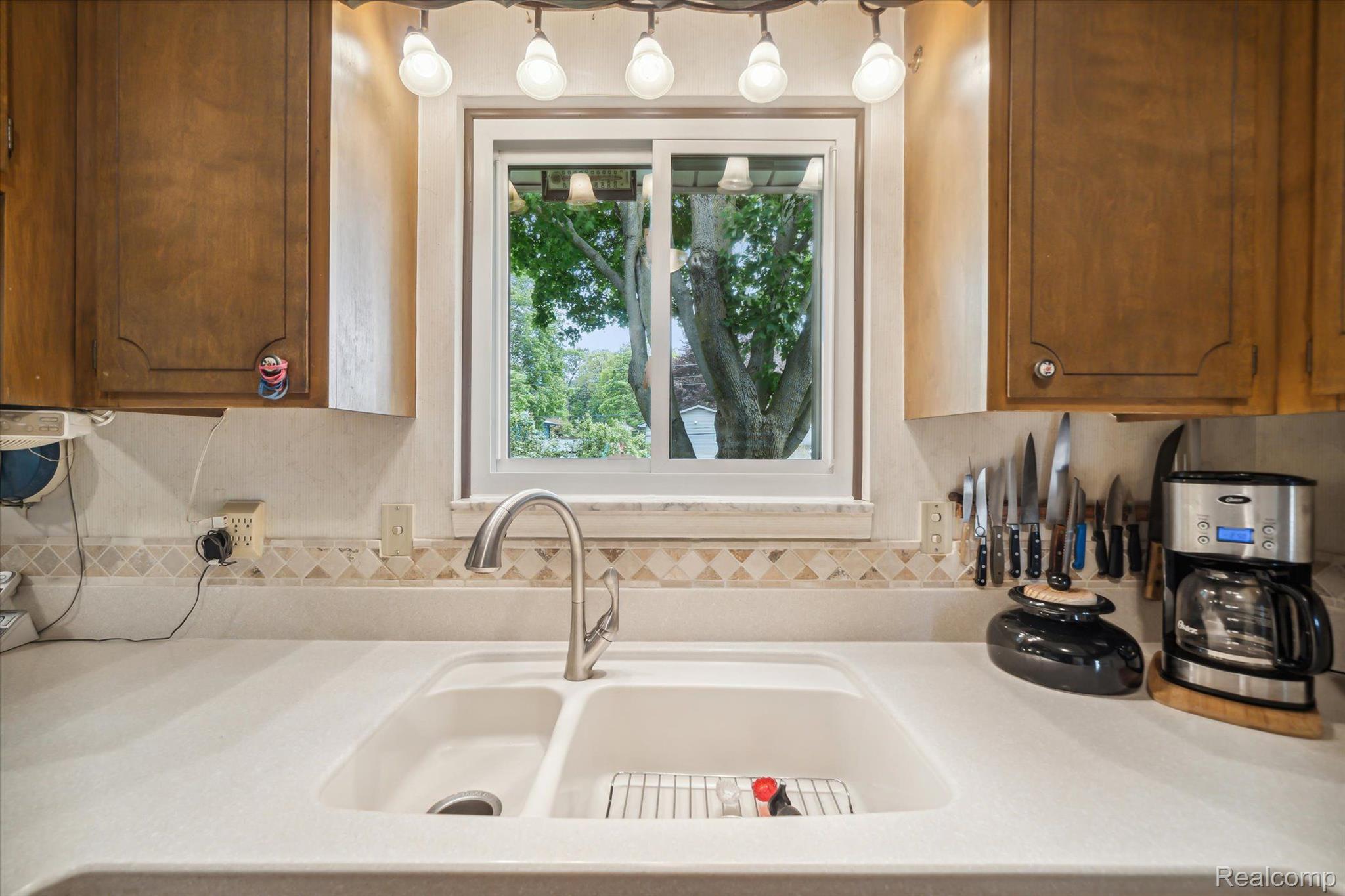 2165 Chalet Drive Rochester, MI 48309 - Photo 17 of 41 Gallery Image 17