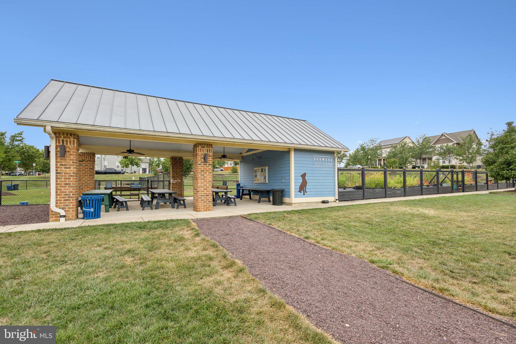 930 Forsythia Lane Stafford, VA 22554 - Photo 63 of 81 a view of a house with backyard and sitting area