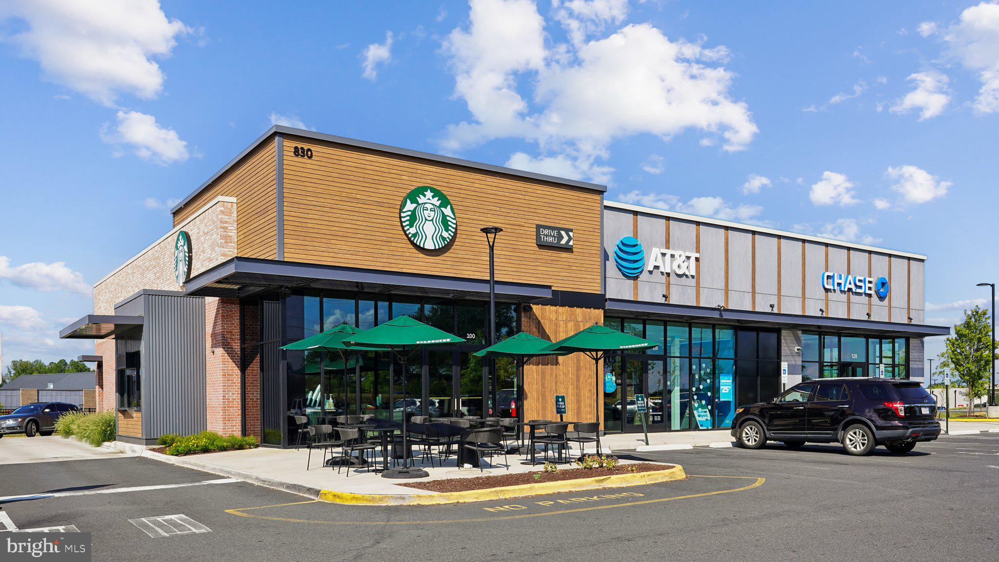 930 Forsythia Lane Stafford, VA 22554 - Photo 80 of 81 a view of a building with sitting area