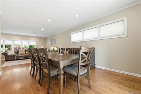 $1,385,000 | 33 Pell Terrace, Garden City, NY 11530