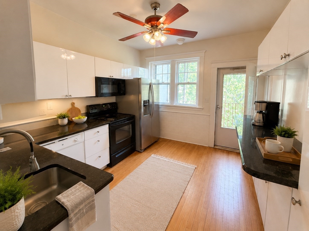 415 Washington Street, Unit 5 Brookline, MA 02446 - Photo 8 of 42