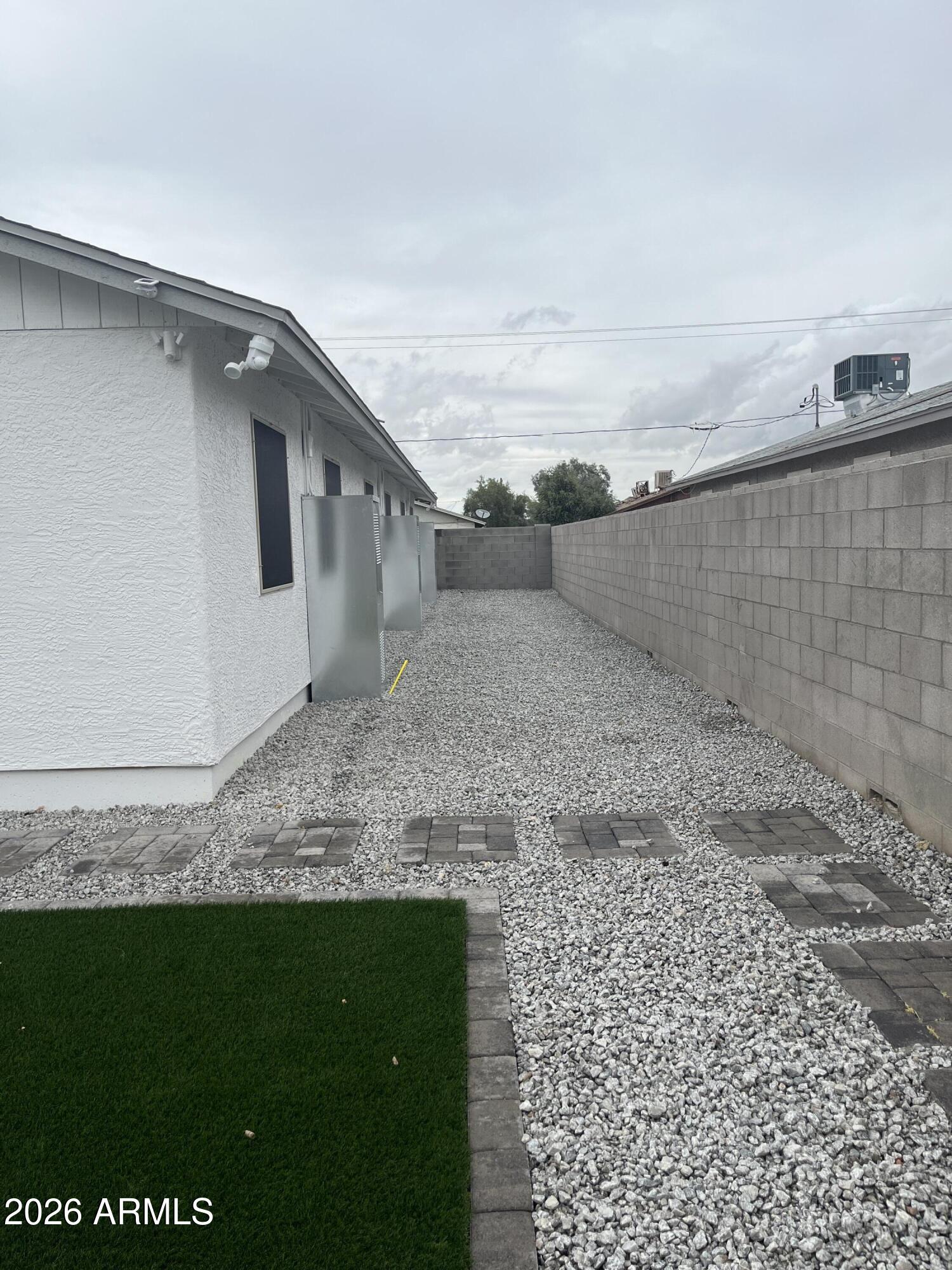 2912 East Roeser Road, Unit 3 Phoenix, AZ 85040 - Photo 19 of 24 20230322_181842708_iOS