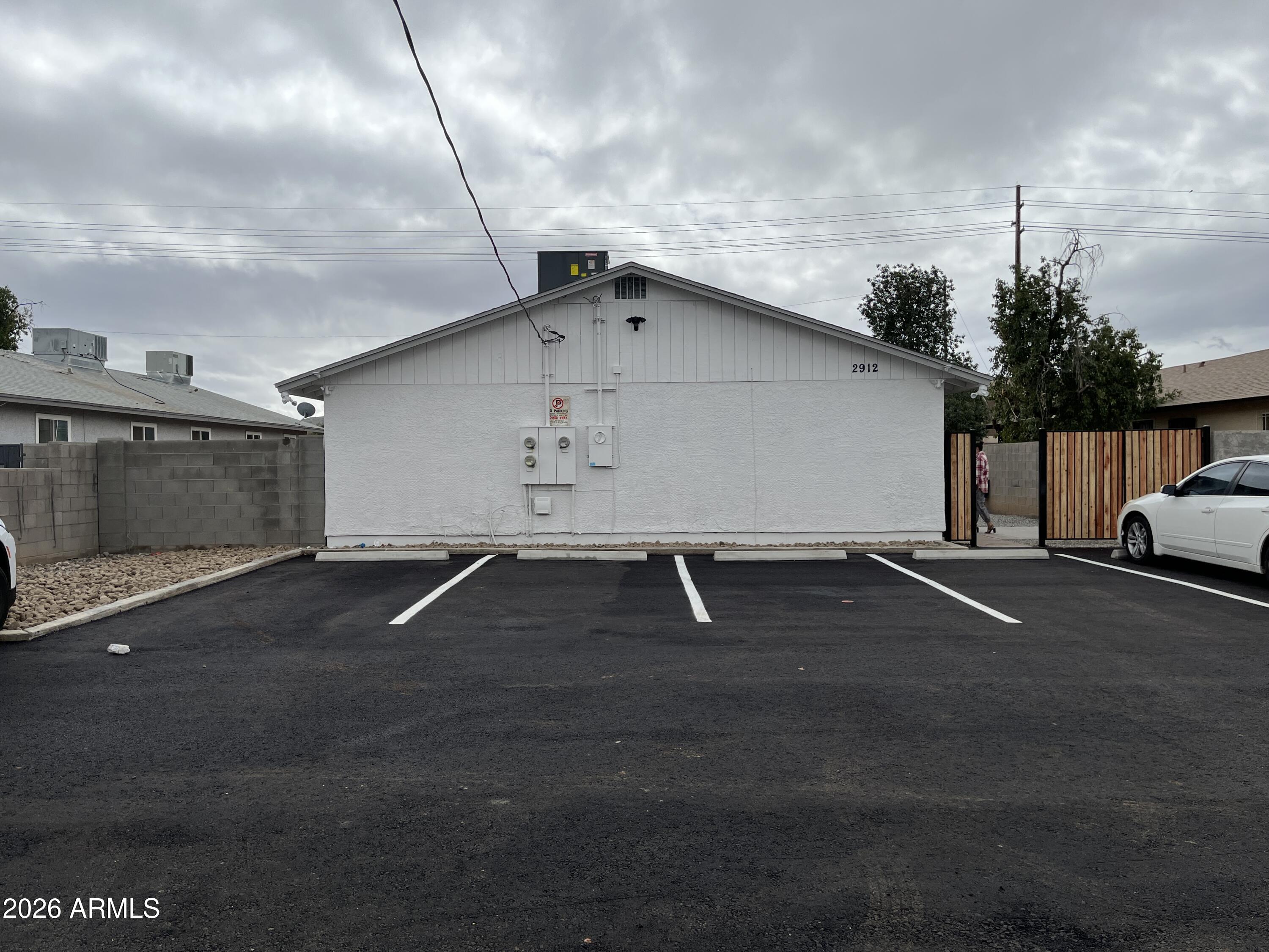 2912 East Roeser Road, Unit 3 Phoenix, AZ 85040 - Photo 22 of 24 20230322_194917357_iOS