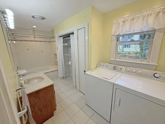 $2,499 | 52 Littleton Road, Unit 1, Chelmsford, MA 01824