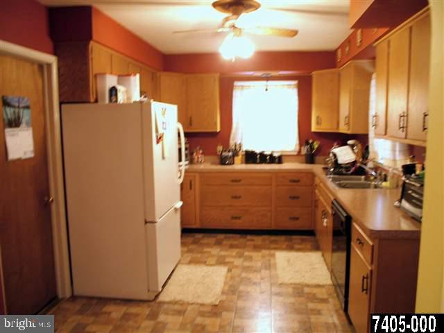 2065 Teslin Road York, PA 17404 - Photo 7 of 12