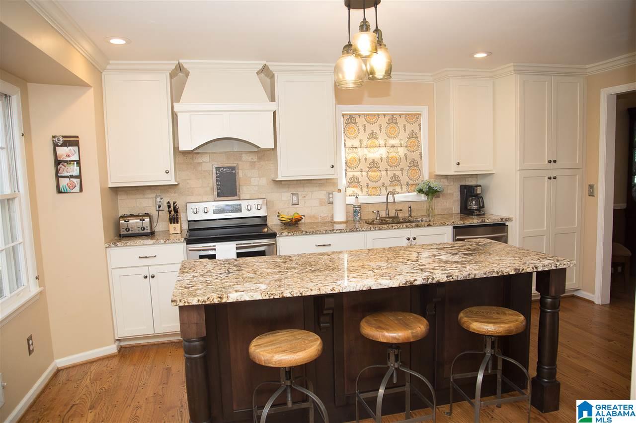 1820 Cornwall Road Birmingham, AL 35226 - Photo 3 of 37
