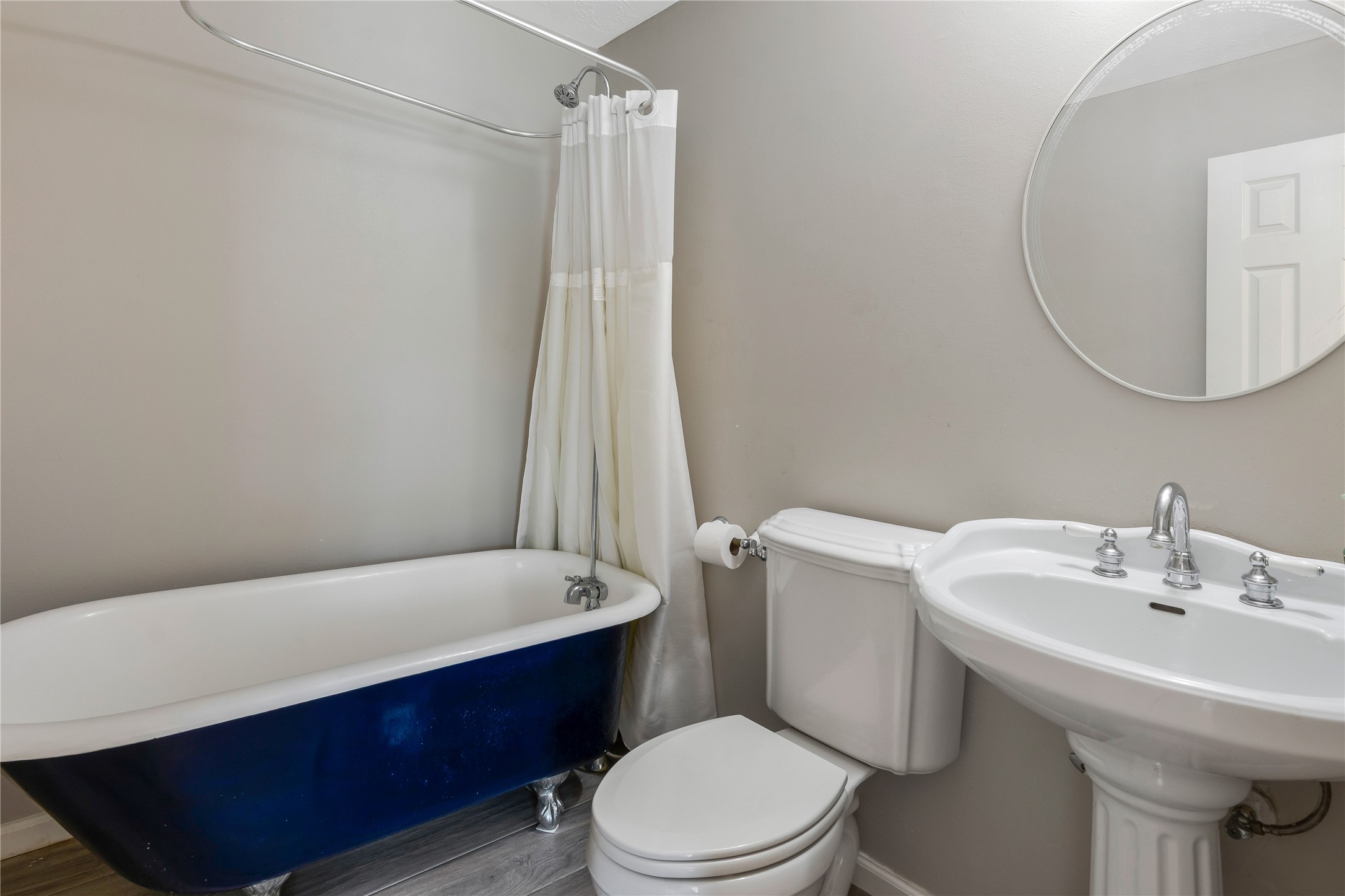 13914 Skinner Road Cypress, TX 77429 - Photo 21 of 50 Full bathroom with a tub and shower combination, with a pedestal sink.