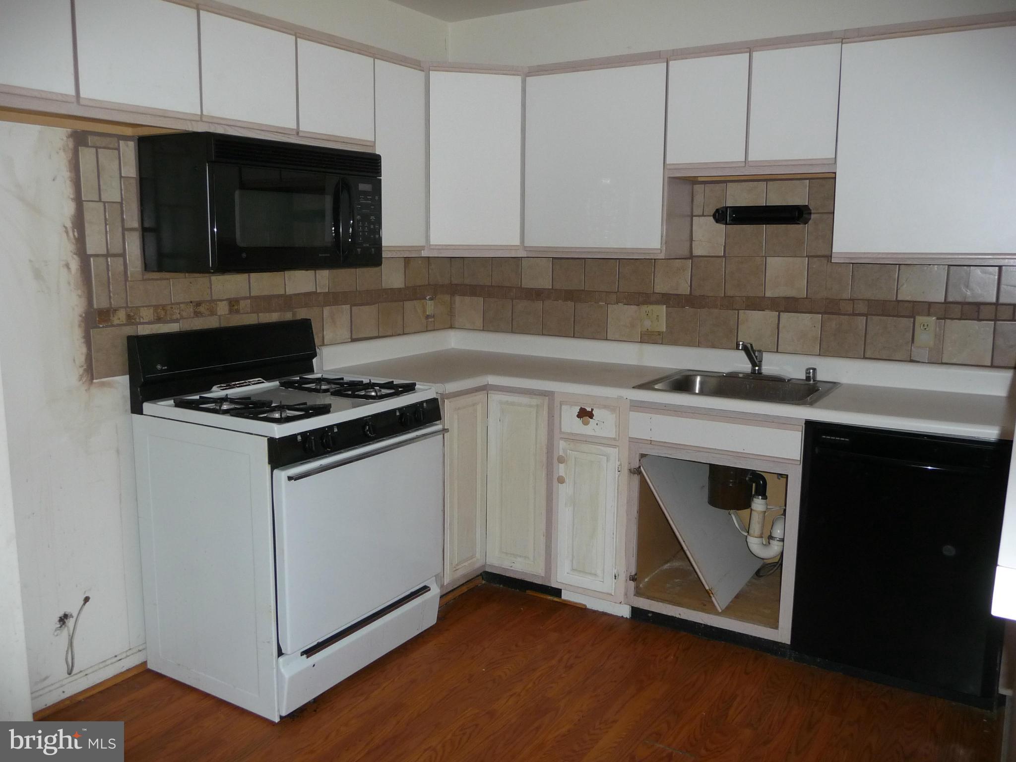 673 Constellation Square Southeast, Unit A Leesburg, VA 20175 - Photo 11 of 21 Kitchen