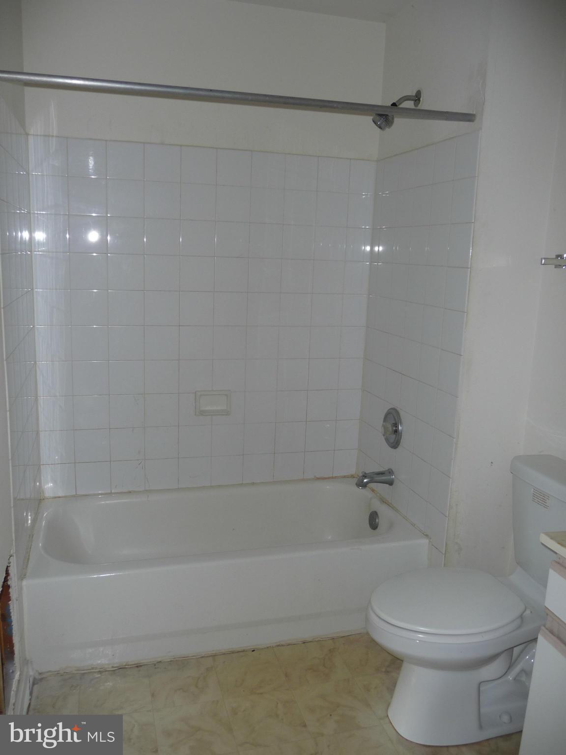 673 Constellation Square Southeast, Unit A Leesburg, VA 20175 - Photo 19 of 21 Bath