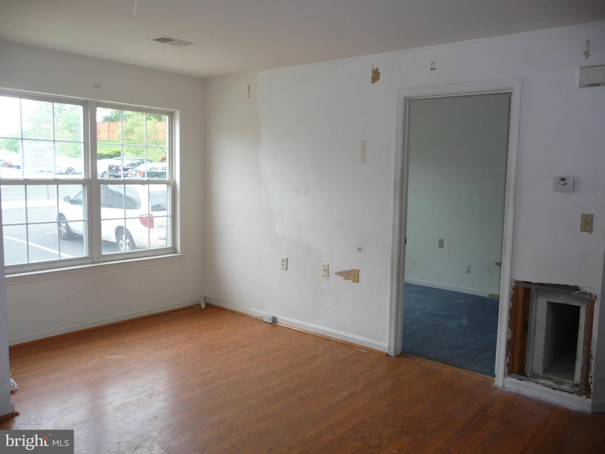 673 Constellation Square Southeast, Unit A Leesburg, VA 20175 - Photo 8 of 21 Living Room