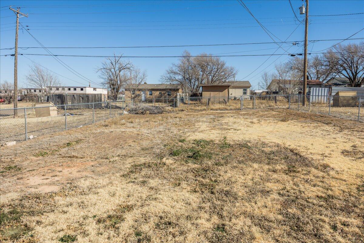 1108 North Madison Street Amarillo, TX 79107 - Photo 20 of 22 a view of street with cars