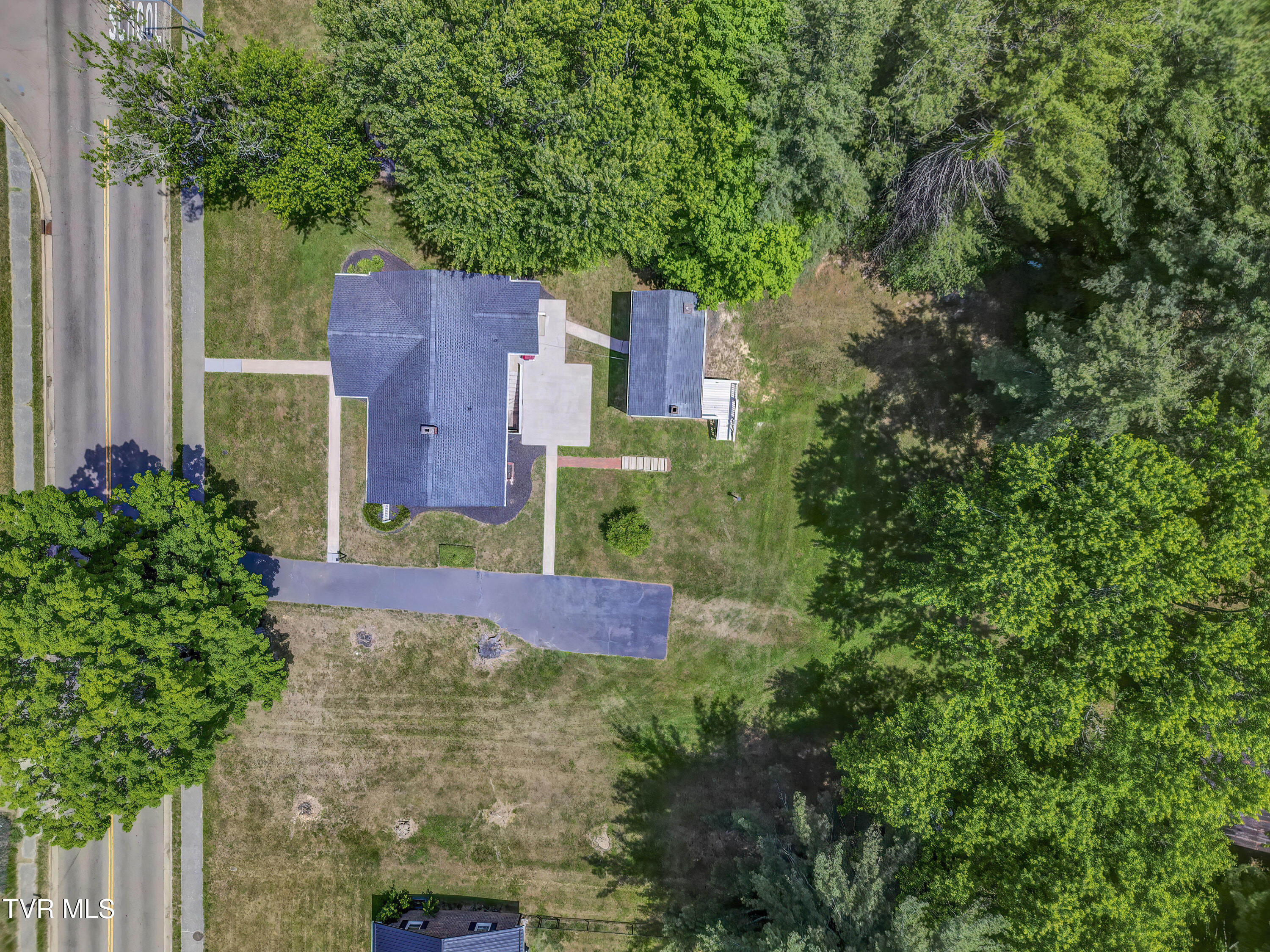 2503 Indian Ridge Road Johnson City, TN 37604 - Photo 28 of 34 2503 Indian Ridge (9)