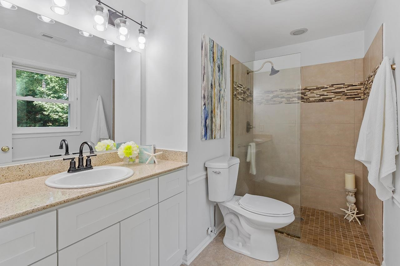 124 Bayleaf Drive Raleigh, NC 27615 - Photo 29 of 40 Primary Bathroom