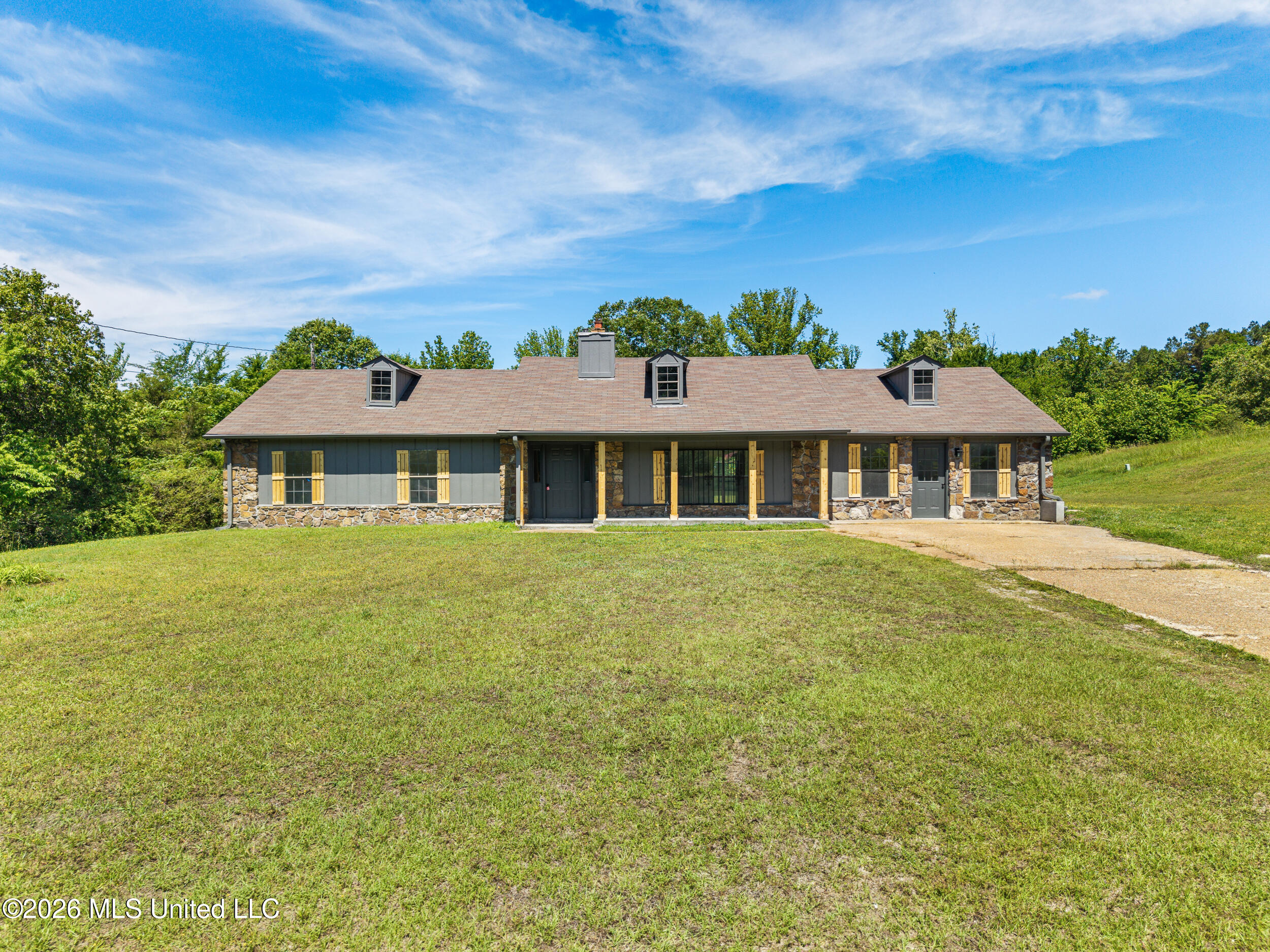 816 Chulahoma Road Holly Springs, MS 38635 - Photo 2 of 34 Photo May 09 2026, 9 44 19 AM (22)