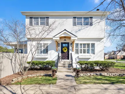 $724,900 | 157 Mc Kinley Avenue, Elmhurst, IL 60126