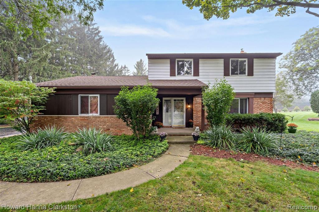 385 Gunder Drive Rochester Hills, MI 48309 - Photo 1 of 28