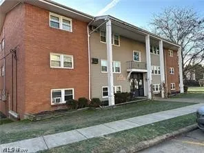 $800 | 640 Lakeside Drive, Unit 8, Cambridge, OH 43725