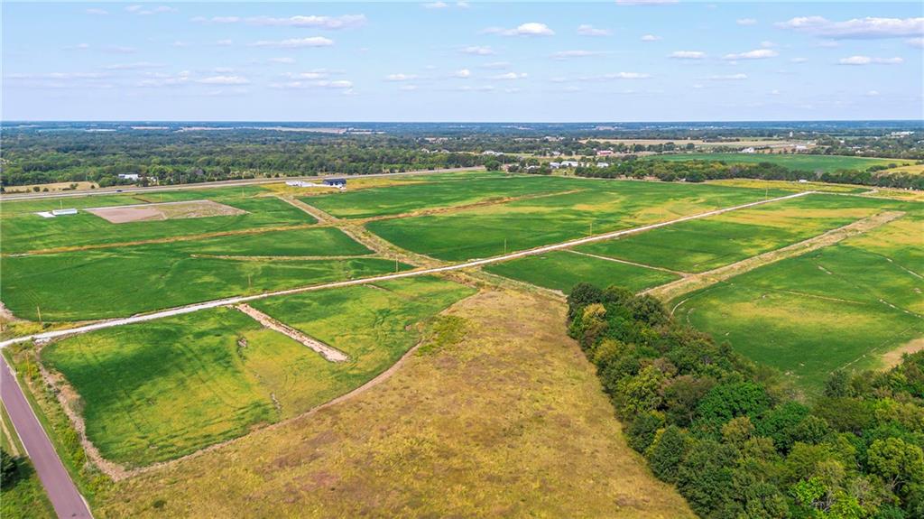 23 Smasal Road Sedalia, MO 65301 - Photo 4 of 36