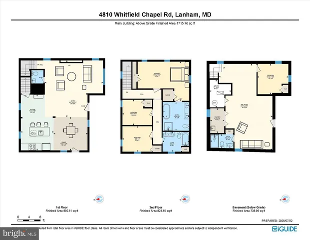 a black and white photo of a living room