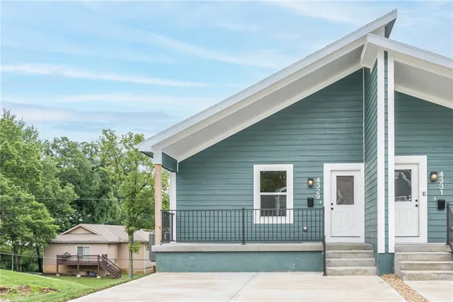 $489,000 | 4329-4331 Spruce Avenue, Kansas City, MO 64130