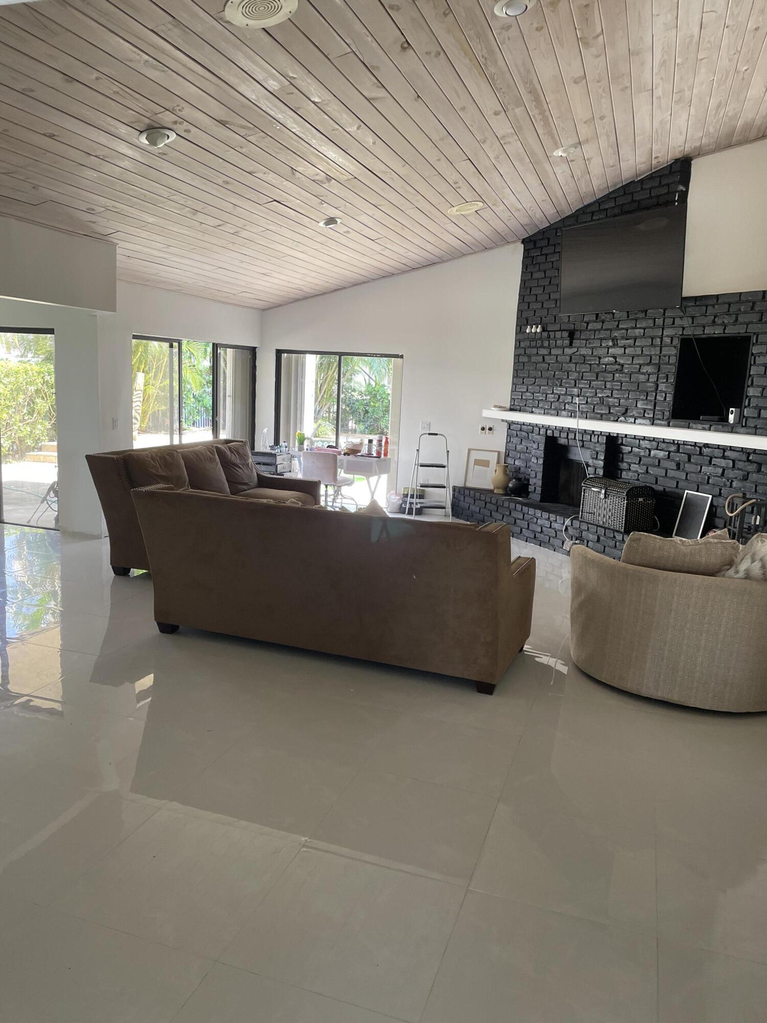 240 Northwest 70th Street Boca Raton, FL 33487 - Photo 22 of 46 C350A8C9-0C78-4B24-9659-95242098727E