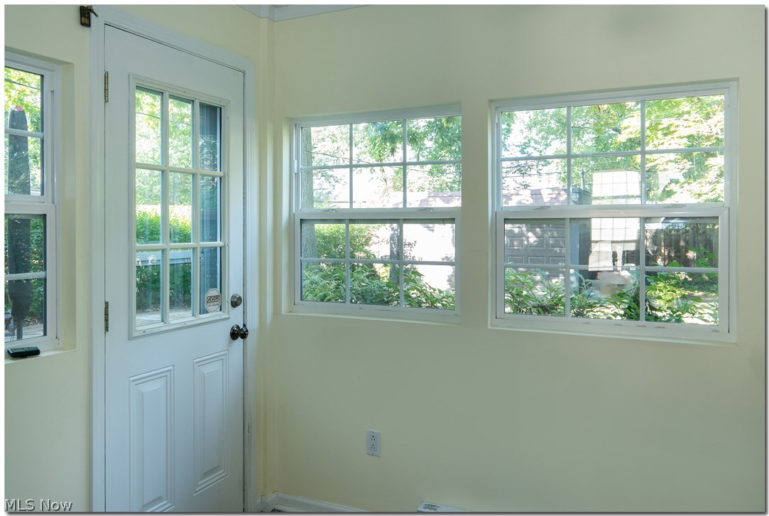 2460 Saybrook Road Cleveland, OH 44118 - Photo 13 of 34