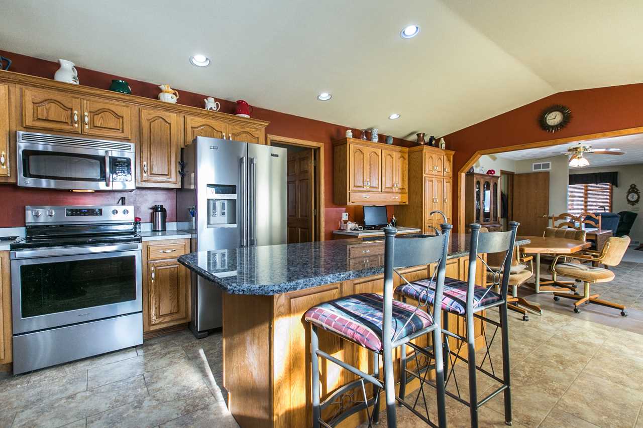 2287 Heacock Road Dubuque, IA 52002 - Photo 9 of 25 Gallery Image 9
