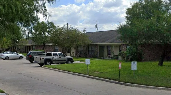 $690 | 210 North Eagle Pass Street, Alton, TX 78573