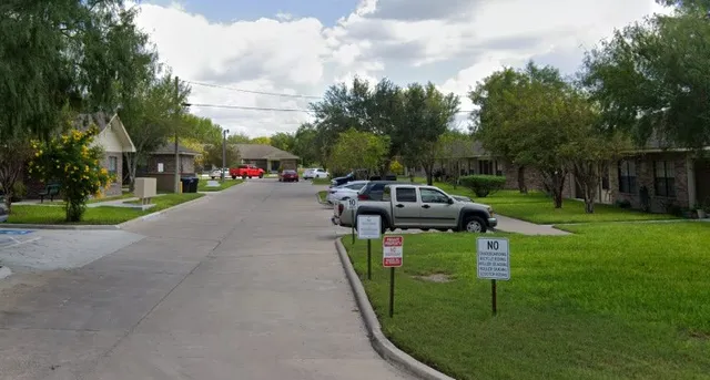 $690 | 210 North Eagle Pass Street, Alton, TX 78573