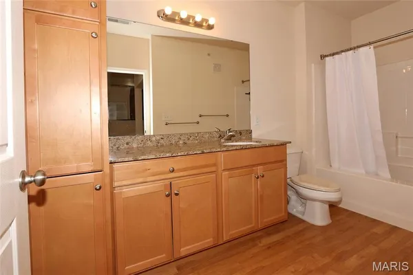 $1,900 | 1251 Strassner Drive, Unit 2301, Brentwood, MO 63144