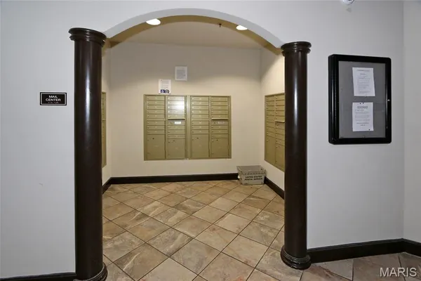 $1,900 | 1251 Strassner Drive, Unit 2301, Brentwood, MO 63144