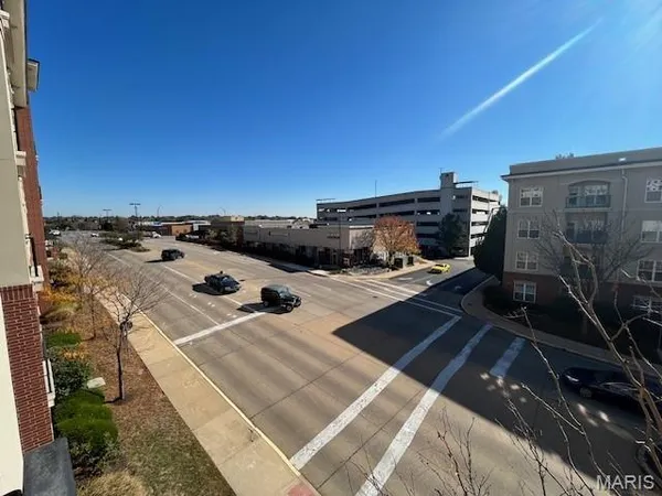 $1,900 | 1251 Strassner Drive, Unit 2301, Brentwood, MO 63144