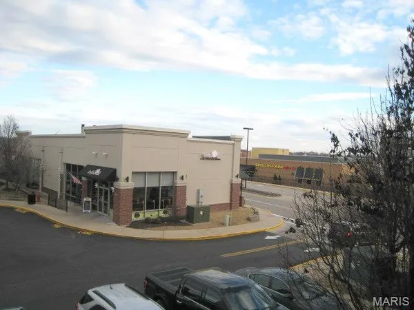 $1,900 | 1251 Strassner Drive, Unit 2301, Brentwood, MO 63144