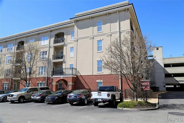 $1,900 | 1251 Strassner Drive, Unit 2301, Brentwood, MO 63144